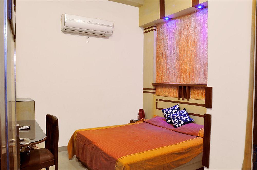 Oyo 3472 Hotel Rama Inn Nueva Delhi Exterior foto