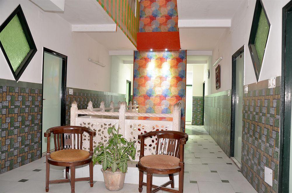 Oyo 3472 Hotel Rama Inn Nueva Delhi Exterior foto