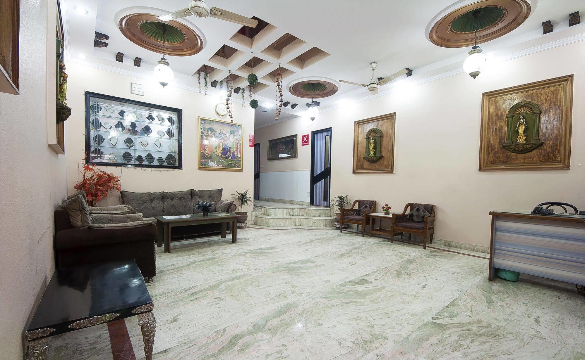 Oyo 3472 Hotel Rama Inn Nueva Delhi Exterior foto