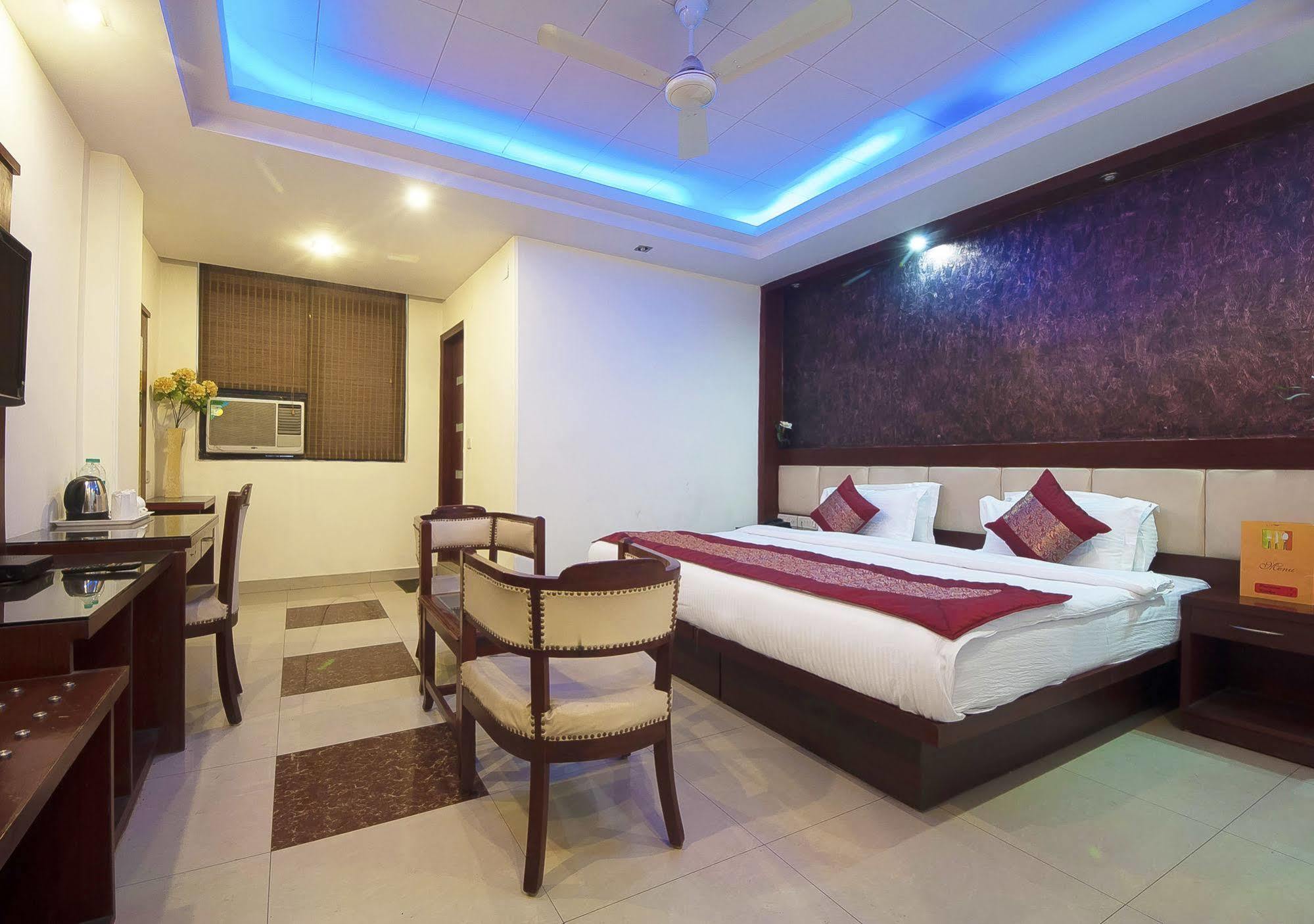 Oyo 3472 Hotel Rama Inn Nueva Delhi Exterior foto