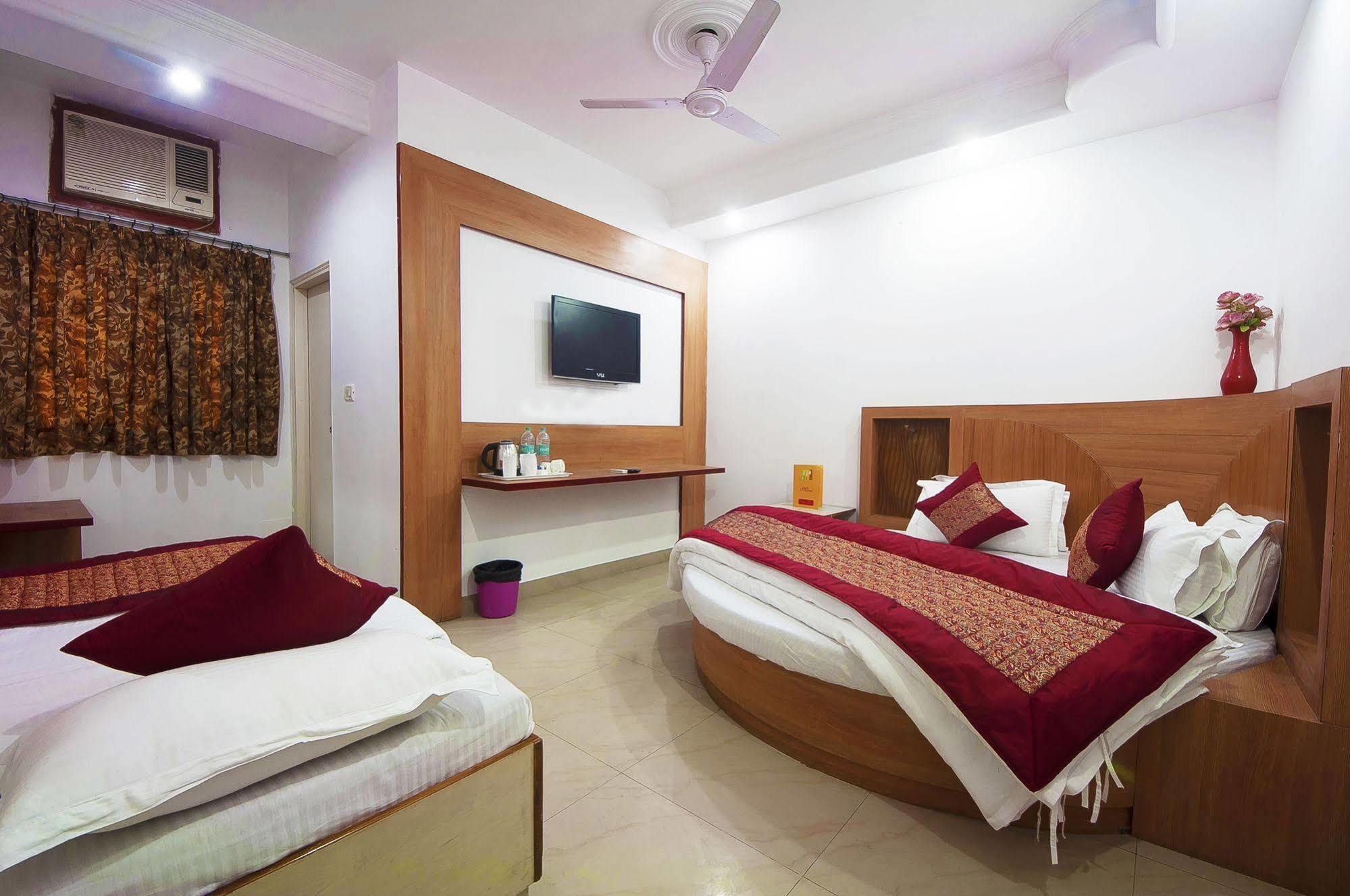 Oyo 3472 Hotel Rama Inn Nueva Delhi Exterior foto