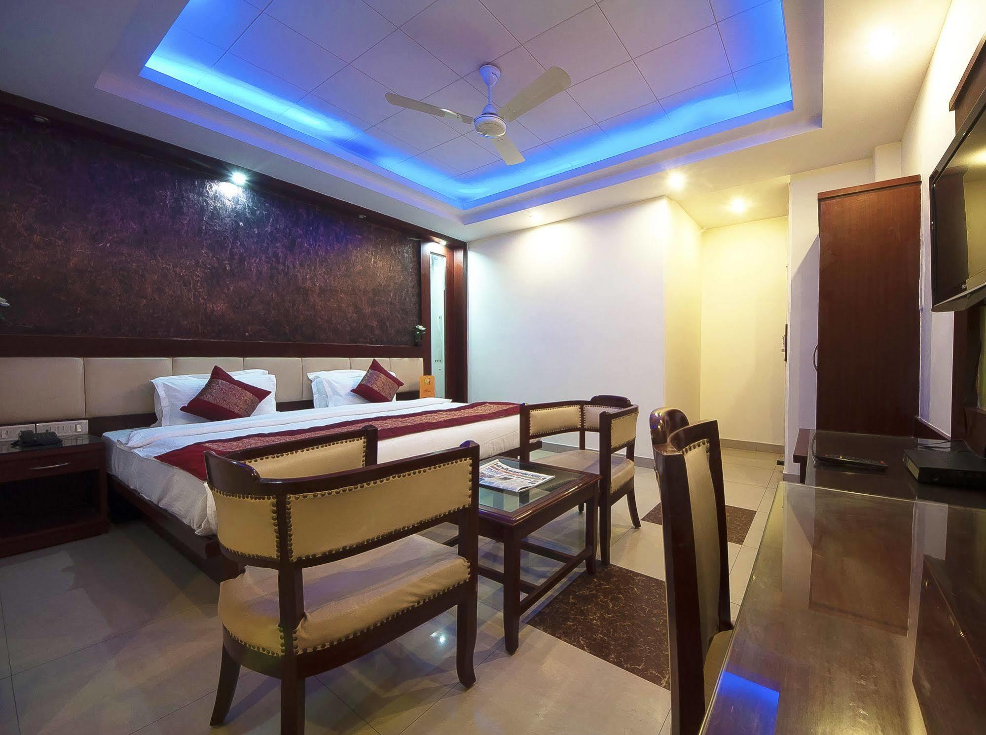 Oyo 3472 Hotel Rama Inn Nueva Delhi Exterior foto
